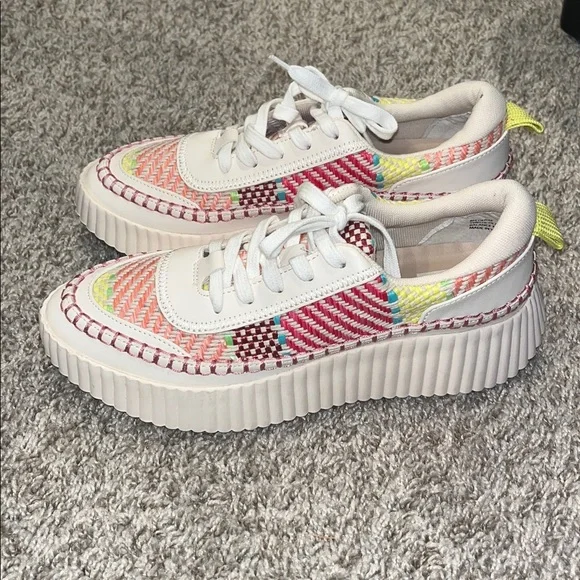 Dolce Vita Denae Stitch Chunky Platform Sneakers Lace Up Tennis Shoes 8 NWOT - Picture 1 of 10